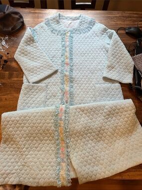 1960’s Lorraine Sz L Light Blue Quilted Maxi Housecoat w Lace Trim